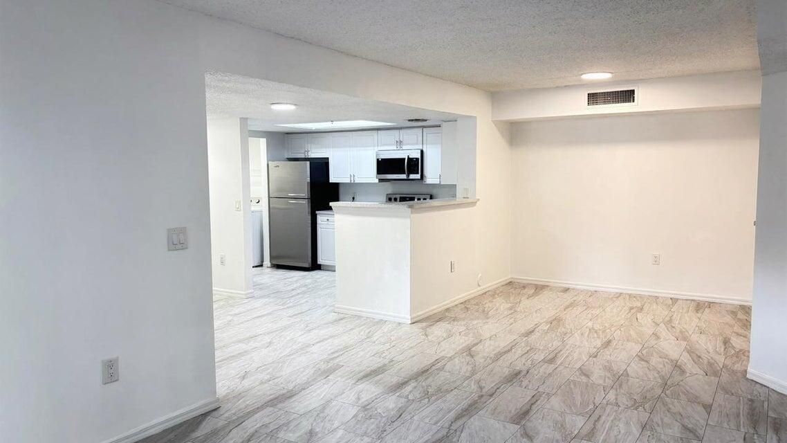 En Renta: $2,700 (2 camas, 2 baños, 1357 Pies cuadrados)