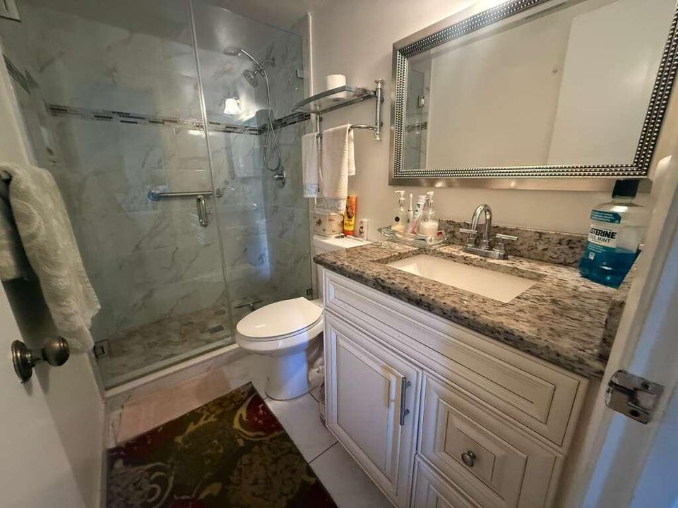 For Sale: $175,000 (2 beds, 2 baths, 924 Square Feet)