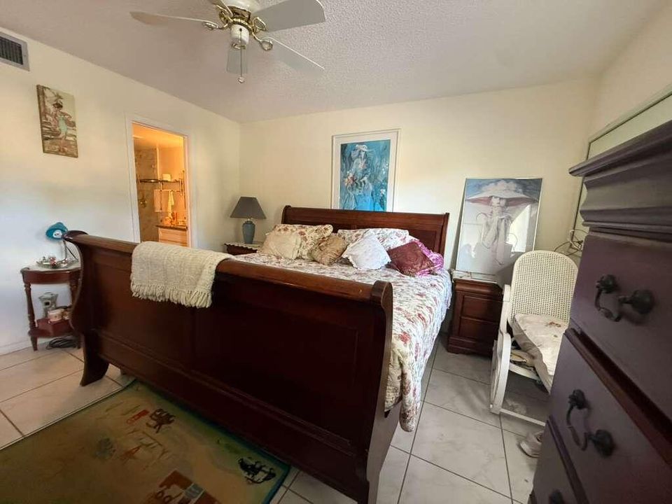 For Sale: $175,000 (2 beds, 2 baths, 924 Square Feet)