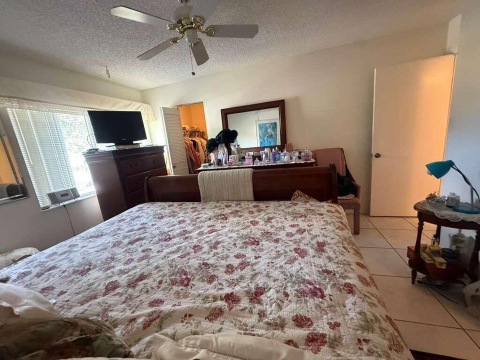 For Sale: $175,000 (2 beds, 2 baths, 924 Square Feet)