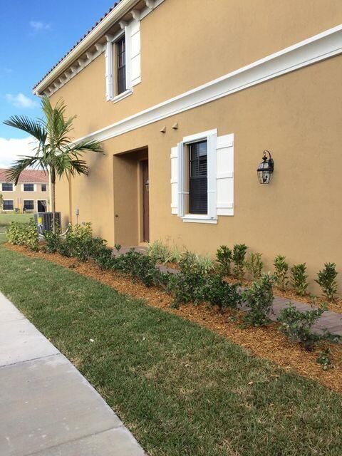 Activo con contrato: $3,400 (4 camas, 3 baños, 2076 Pies cuadrados)