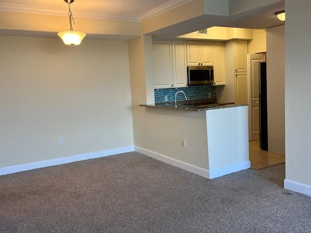 For Rent: $2,295 (2 beds, 2 baths, 1137 Square Feet)