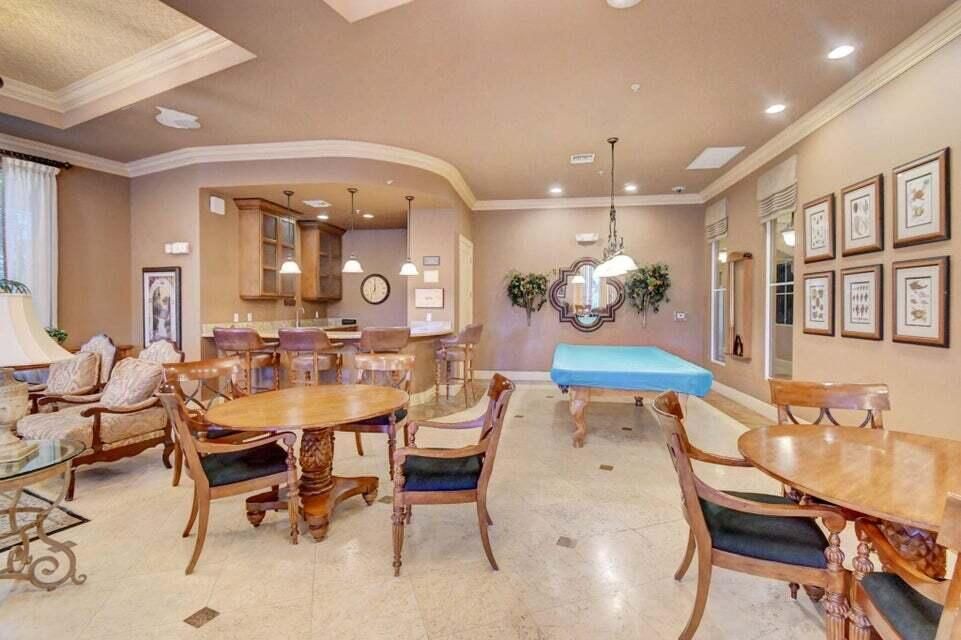 For Rent: $2,295 (2 beds, 2 baths, 1137 Square Feet)