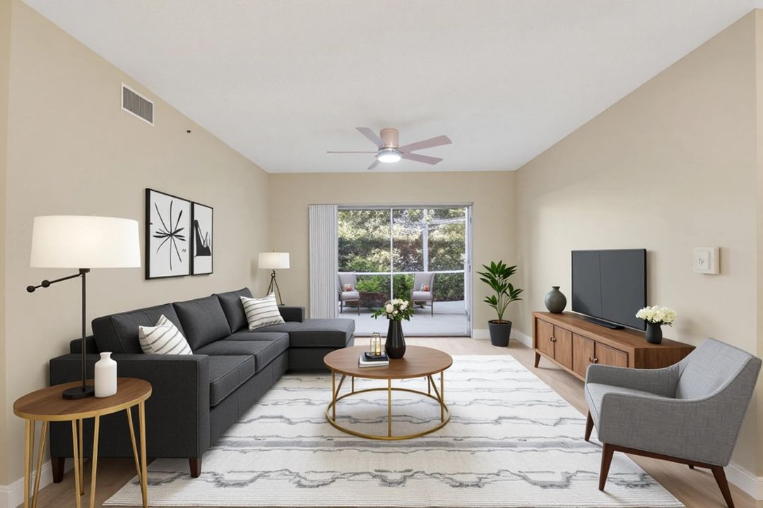 待售: $365,000 (2 贝兹, 2 浴室, 991 平方英尺)