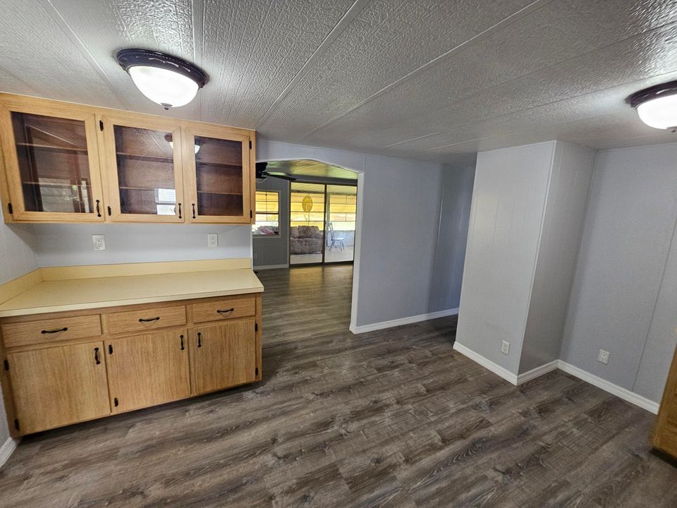 For Sale: $165,000 (2 beds, 2 baths, 768 Square Feet)