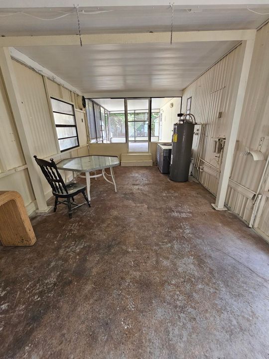 For Sale: $165,000 (2 beds, 2 baths, 768 Square Feet)