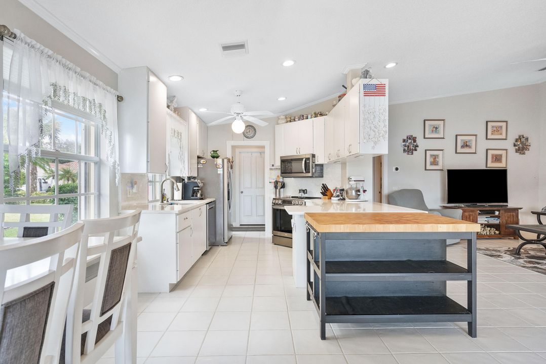 На продажу: $475,000 (2 спален, 2 ванн, 1553 Квадратных фут)