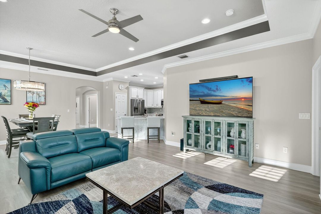 For Sale: $389,900 (3 beds, 2 baths, 1862 Square Feet)