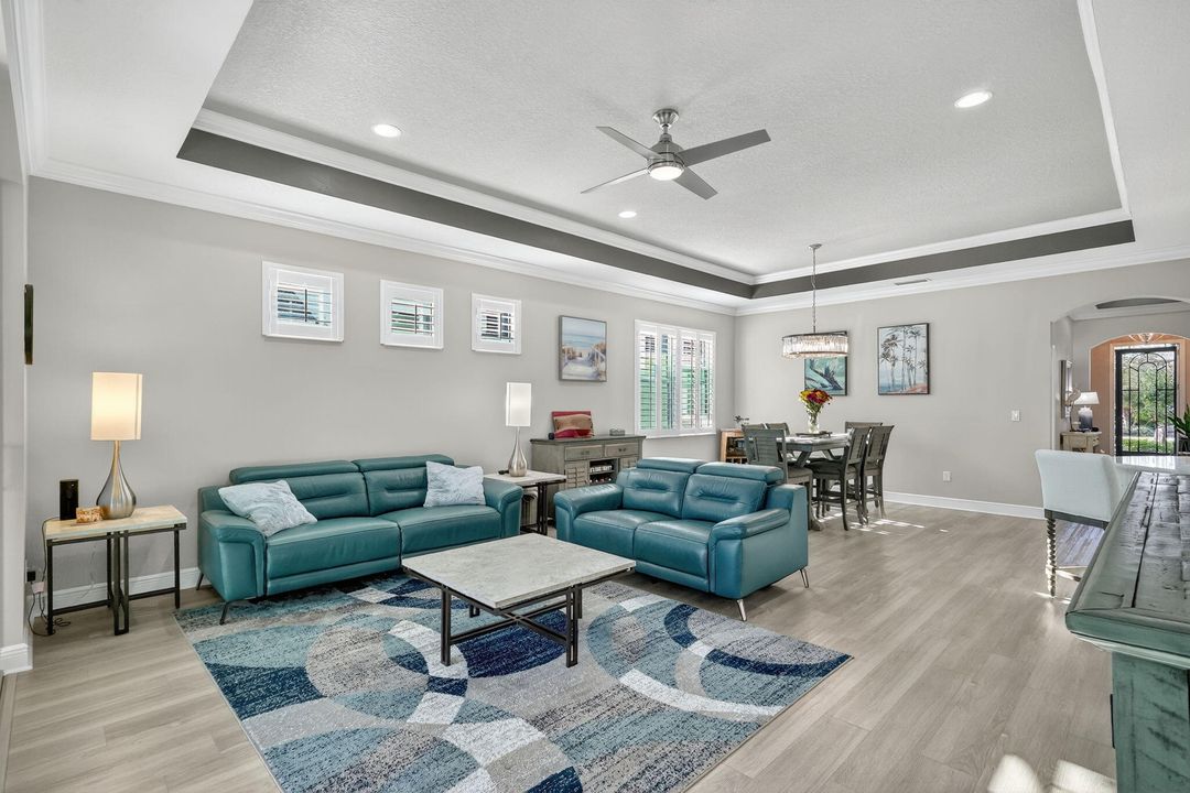 For Sale: $389,900 (3 beds, 2 baths, 1862 Square Feet)