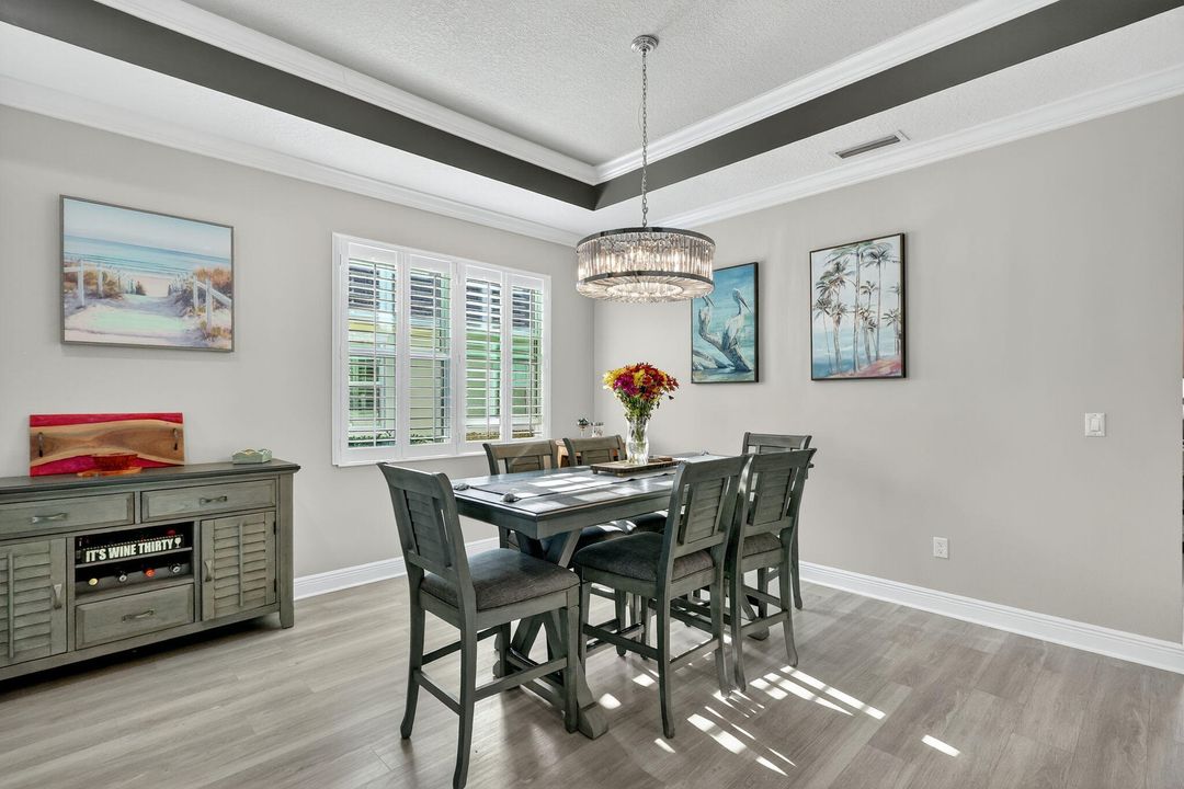 For Sale: $389,900 (3 beds, 2 baths, 1862 Square Feet)