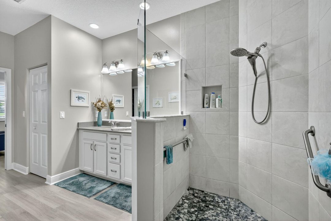 For Sale: $389,900 (3 beds, 2 baths, 1862 Square Feet)