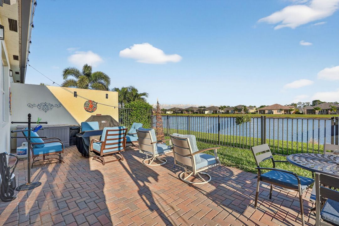 For Sale: $389,900 (3 beds, 2 baths, 1862 Square Feet)