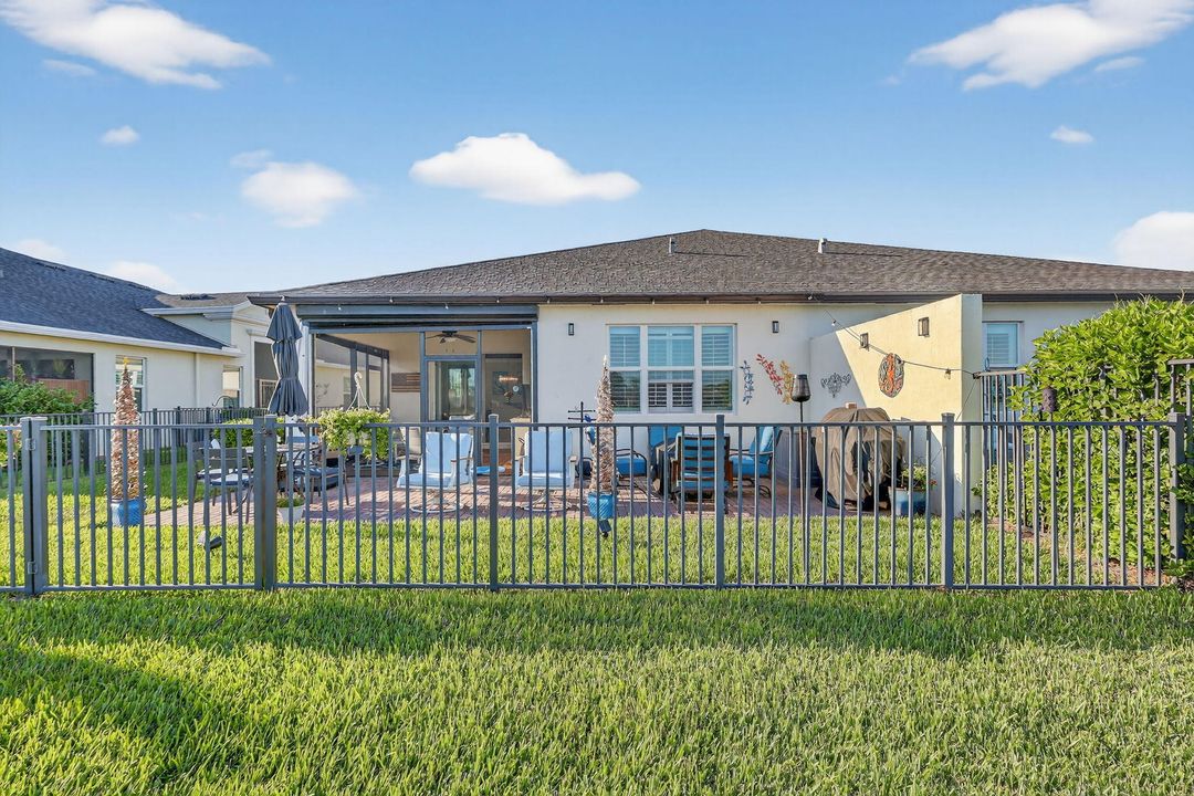 For Sale: $389,900 (3 beds, 2 baths, 1862 Square Feet)