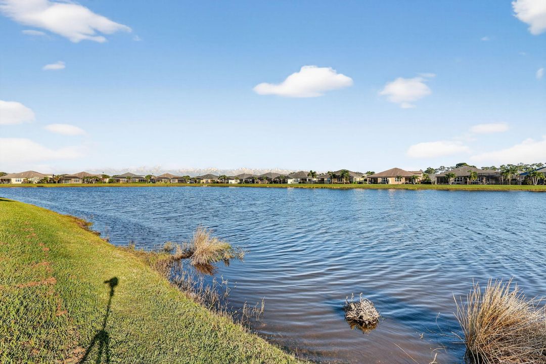 For Sale: $389,900 (3 beds, 2 baths, 1862 Square Feet)