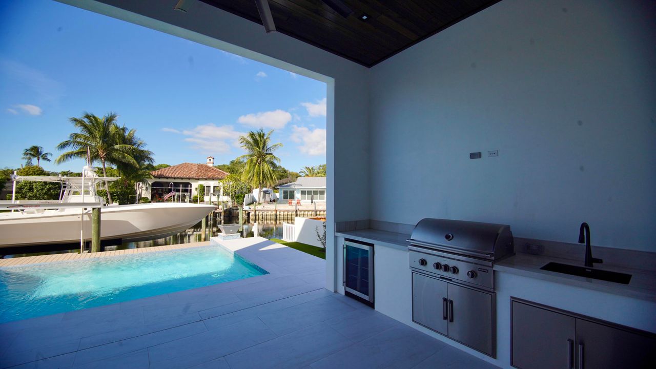 For Sale: $7,500,000 (5 beds, 6 baths, 5020 Square Feet)