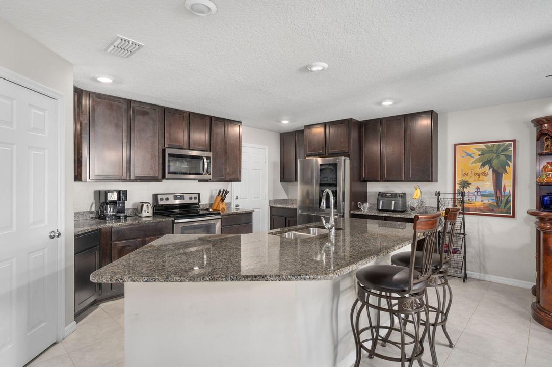 На продажу: $439,000 (4 спален, 3 ванн, 2509 Квадратных фут)