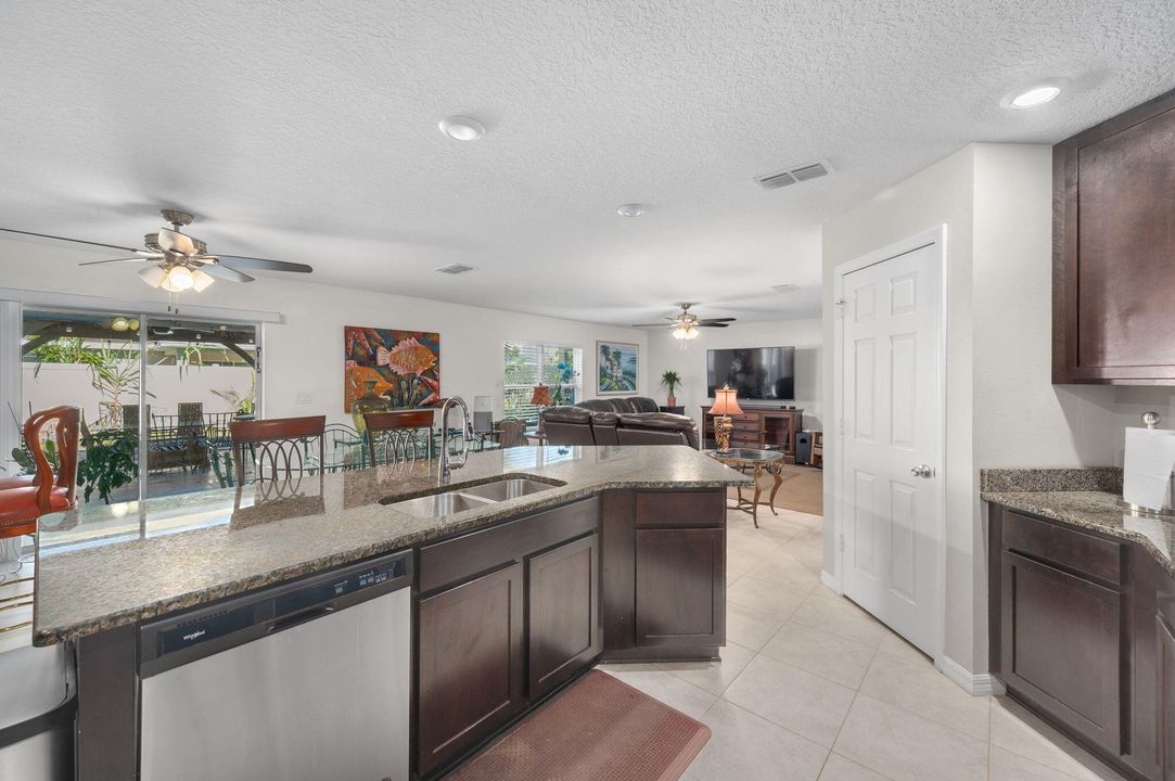 На продажу: $439,000 (4 спален, 3 ванн, 2509 Квадратных фут)