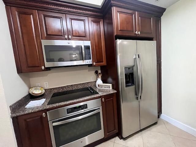 For Rent: $2,295 (2 beds, 2 baths, 1137 Square Feet)