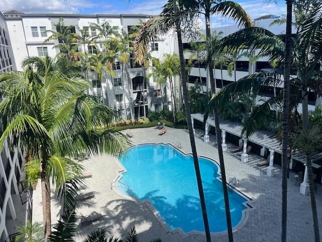 For Rent: $2,295 (2 beds, 2 baths, 1137 Square Feet)