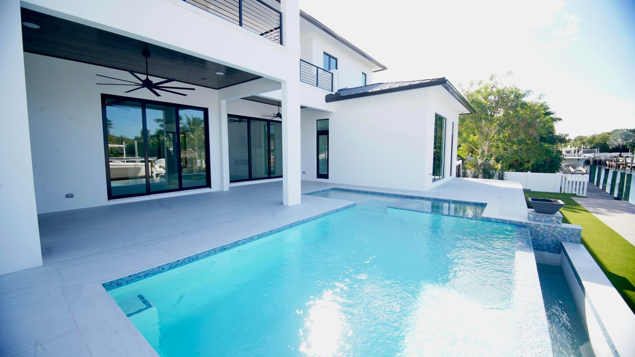 For Sale: $7,500,000 (5 beds, 6 baths, 5020 Square Feet)