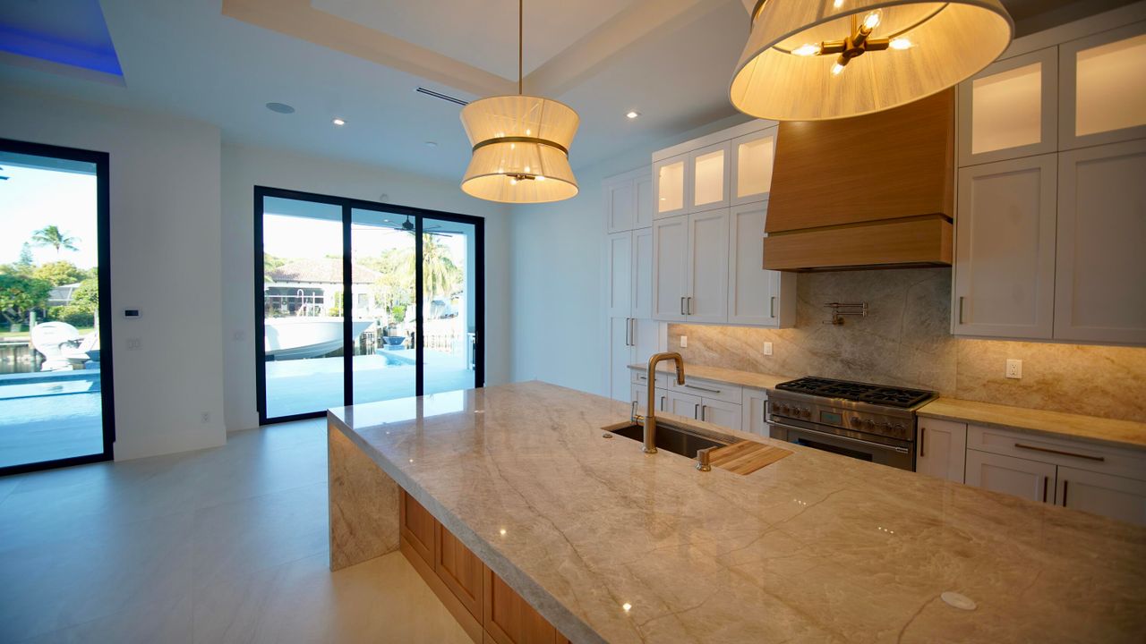 For Sale: $7,500,000 (5 beds, 6 baths, 5020 Square Feet)