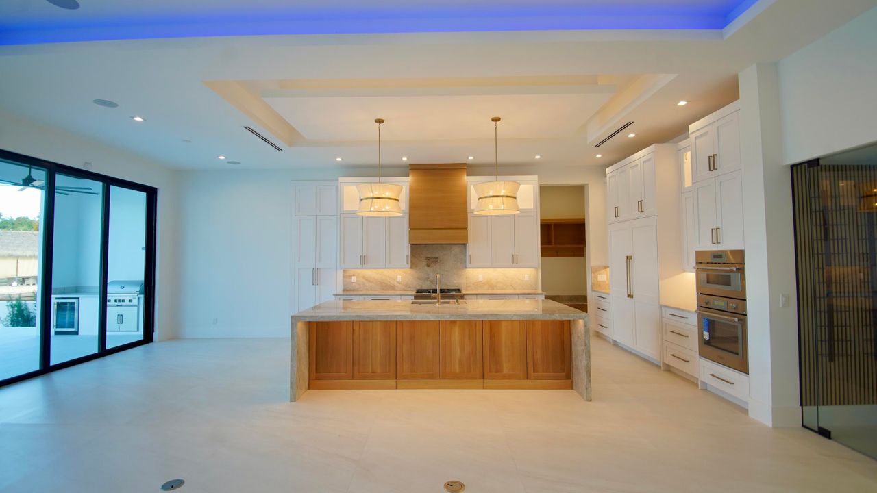 For Sale: $7,500,000 (5 beds, 6 baths, 5020 Square Feet)