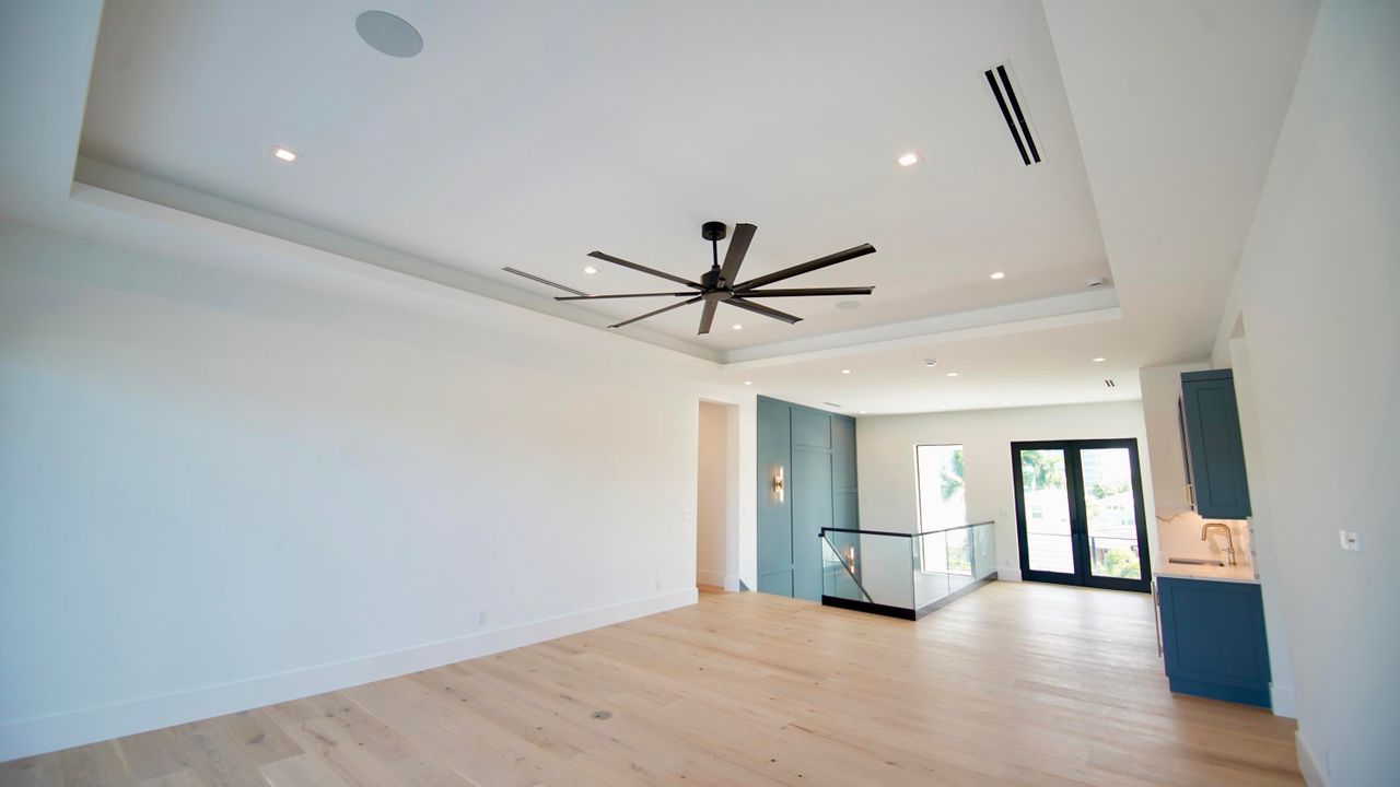 For Sale: $7,500,000 (5 beds, 6 baths, 5020 Square Feet)