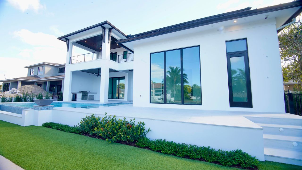 For Sale: $7,500,000 (5 beds, 6 baths, 5020 Square Feet)