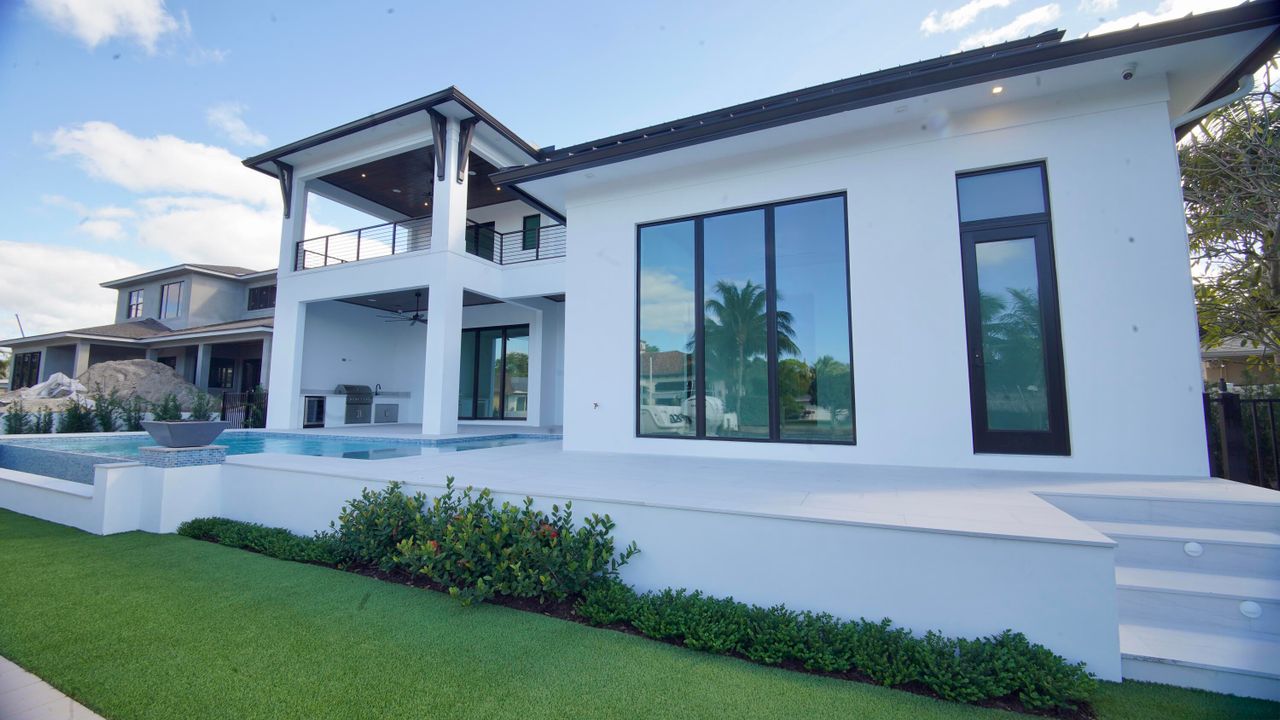 For Sale: $7,500,000 (5 beds, 6 baths, 5020 Square Feet)