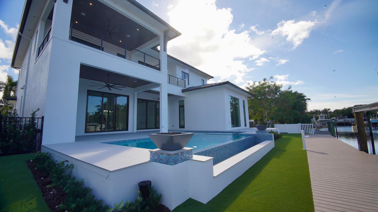 For Sale: $7,500,000 (5 beds, 6 baths, 5020 Square Feet)