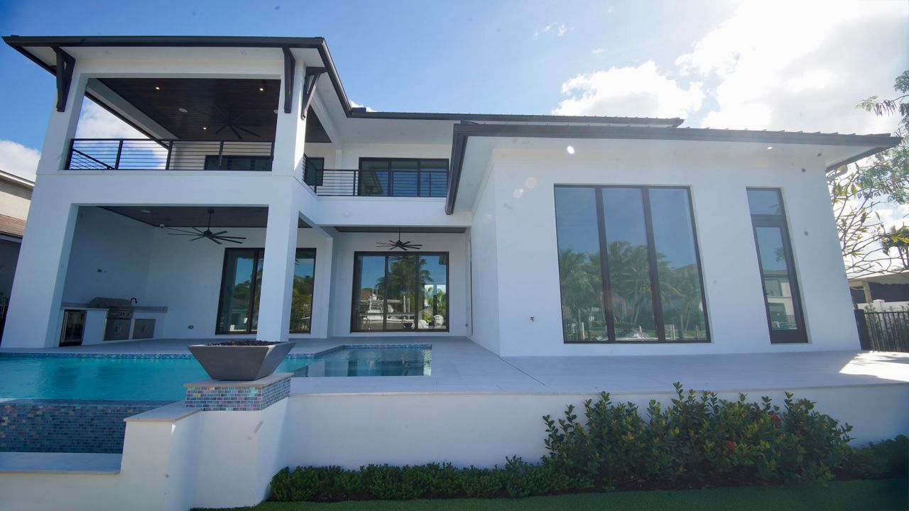 For Sale: $7,500,000 (5 beds, 6 baths, 5020 Square Feet)