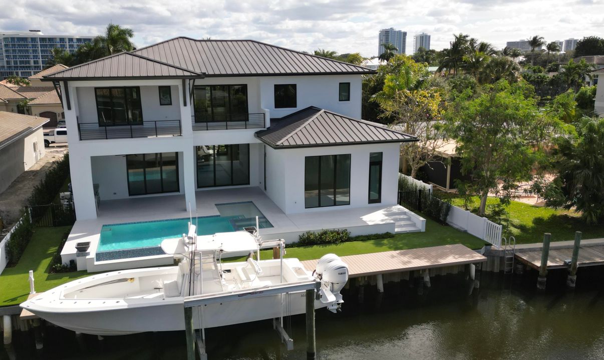 For Sale: $7,500,000 (5 beds, 6 baths, 5020 Square Feet)