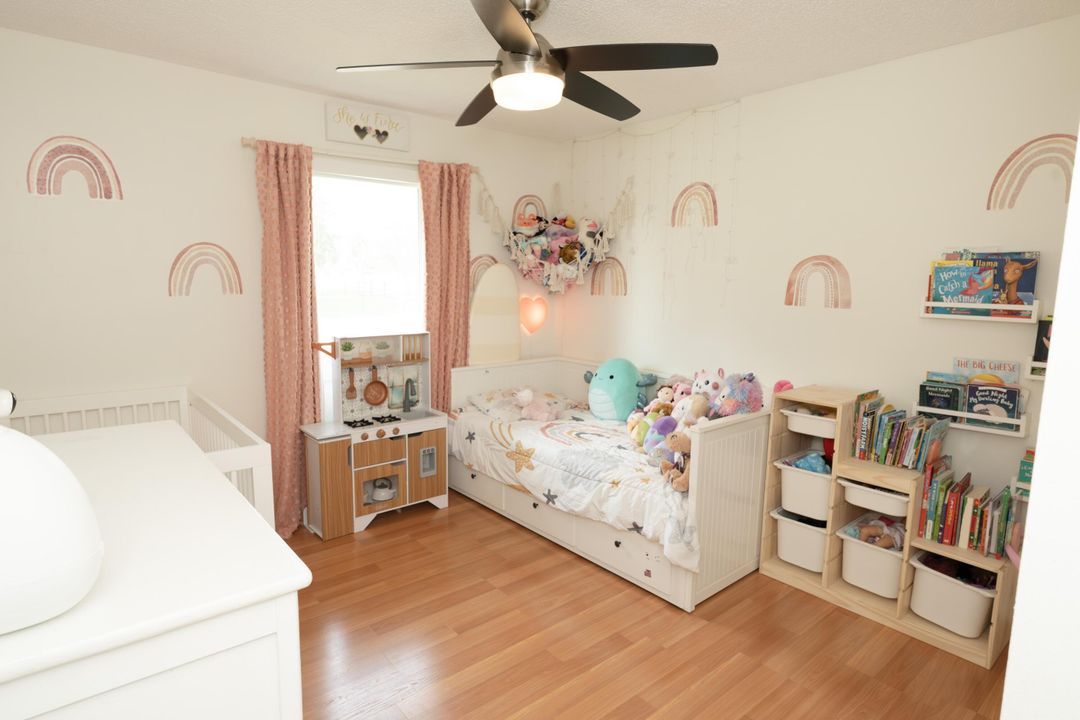 For Sale: $589,000 (3 beds, 2 baths, 1282 Square Feet)