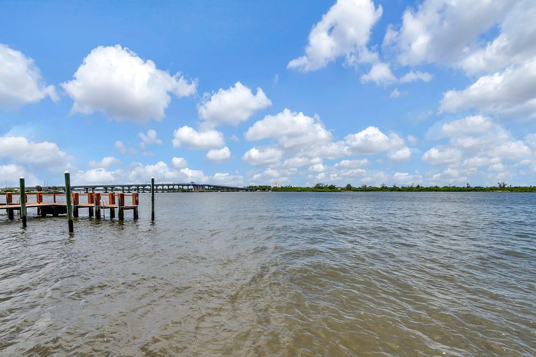 For Rent: $5,000 (1 beds, 1 baths, 724 Square Feet)