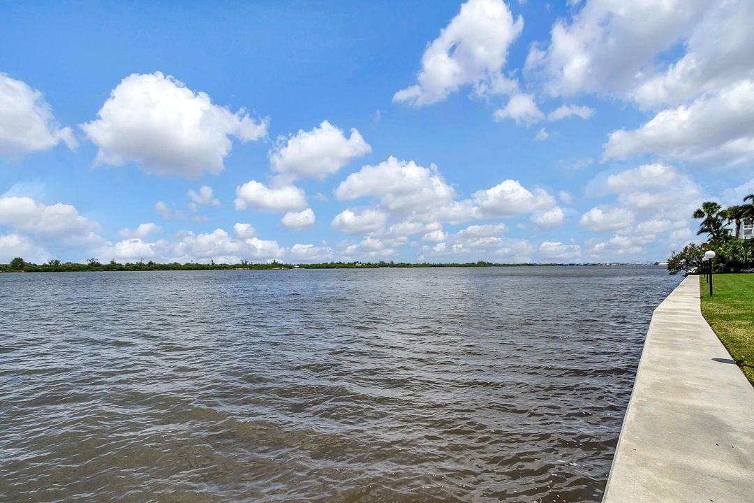 For Rent: $5,000 (1 beds, 1 baths, 724 Square Feet)