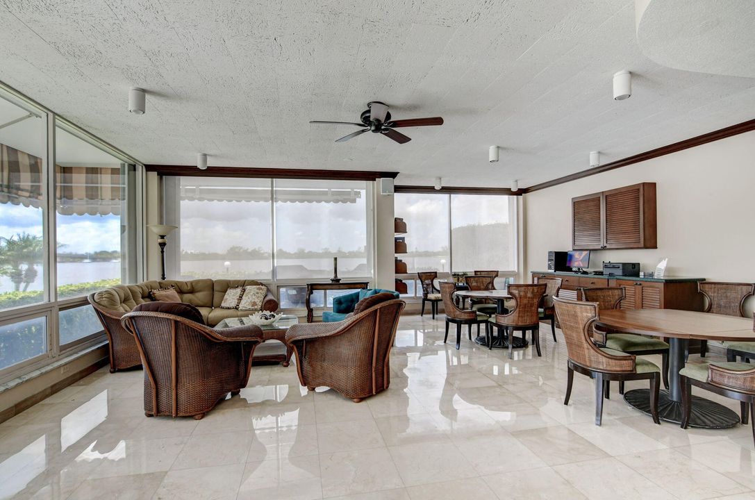 For Rent: $5,000 (1 beds, 1 baths, 724 Square Feet)