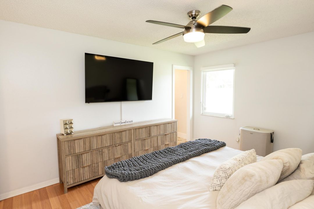 For Sale: $589,000 (3 beds, 2 baths, 1282 Square Feet)