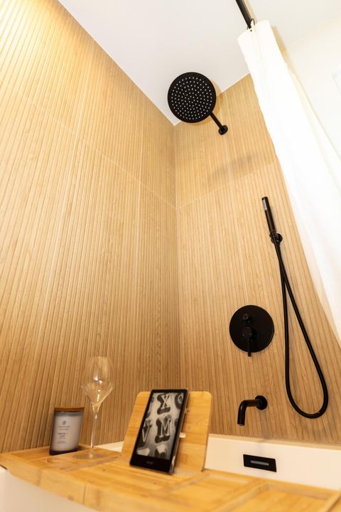 For Sale: $589,000 (3 beds, 2 baths, 1282 Square Feet)