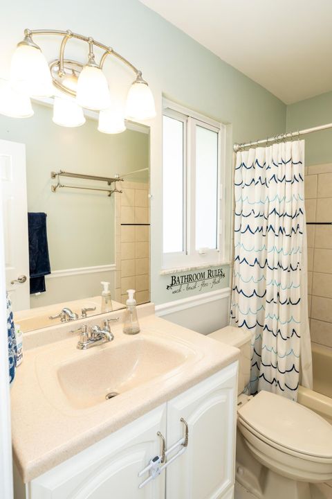 For Sale: $589,000 (3 beds, 2 baths, 1282 Square Feet)