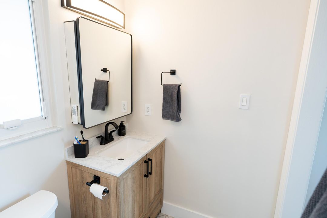 For Sale: $589,000 (3 beds, 2 baths, 1282 Square Feet)