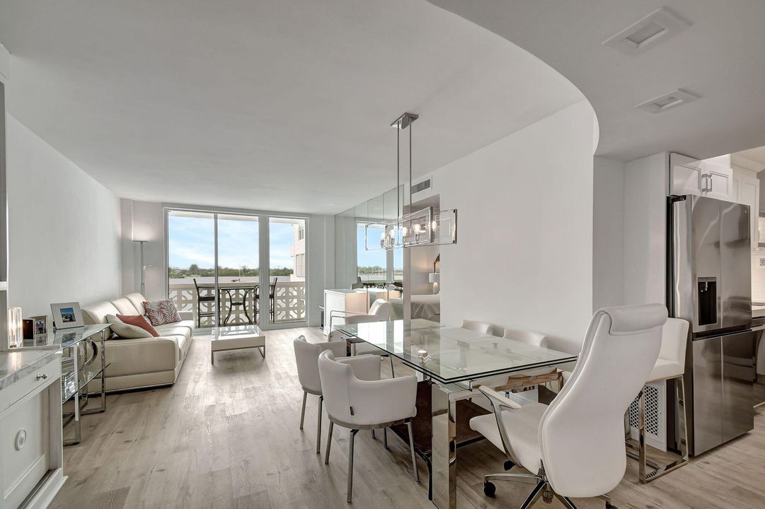 For Rent: $5,000 (1 beds, 1 baths, 724 Square Feet)