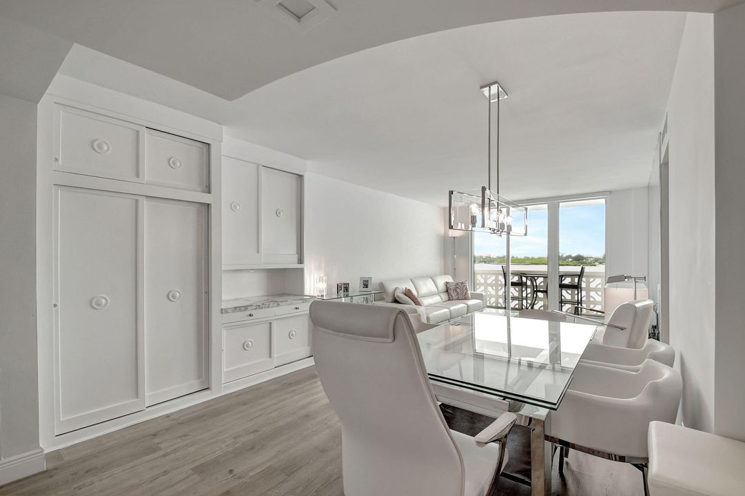 For Rent: $5,000 (1 beds, 1 baths, 724 Square Feet)