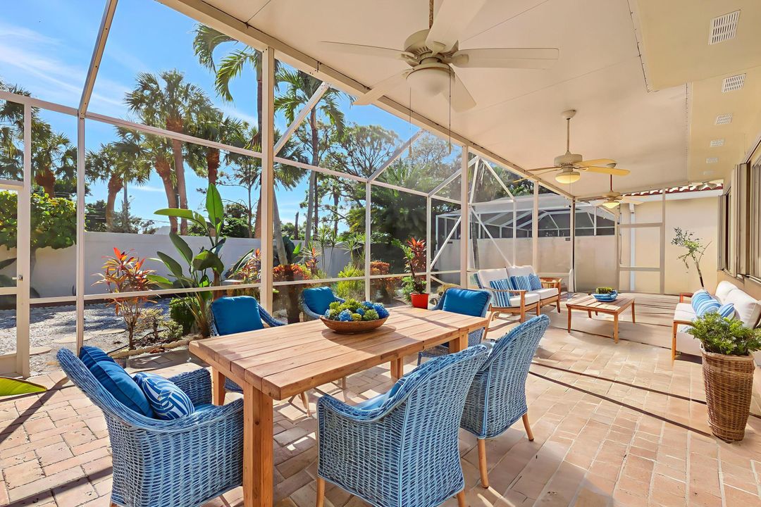 Activo con contrato: $699,000 (3 camas, 3 baños, 2024 Pies cuadrados)