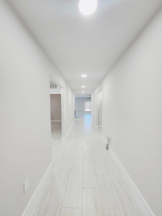 For Sale: $379,900 (4 beds, 2 baths, 1715 Square Feet)