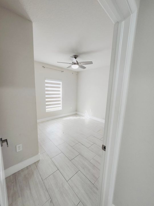 For Sale: $379,900 (4 beds, 2 baths, 1715 Square Feet)