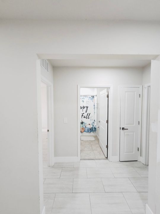 For Sale: $379,900 (4 beds, 2 baths, 1715 Square Feet)