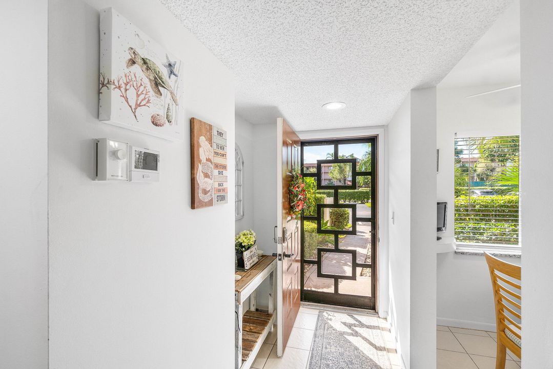 For Rent: $4,000 (2 beds, 2 baths, 1080 Square Feet)