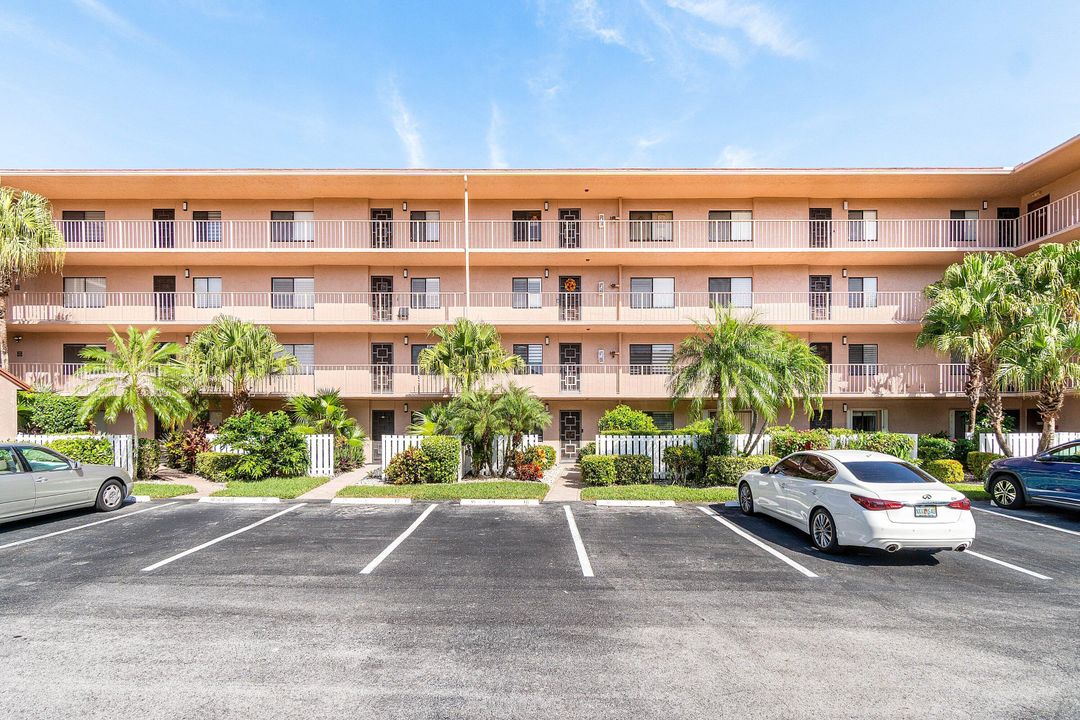 For Rent: $4,000 (2 beds, 2 baths, 1080 Square Feet)