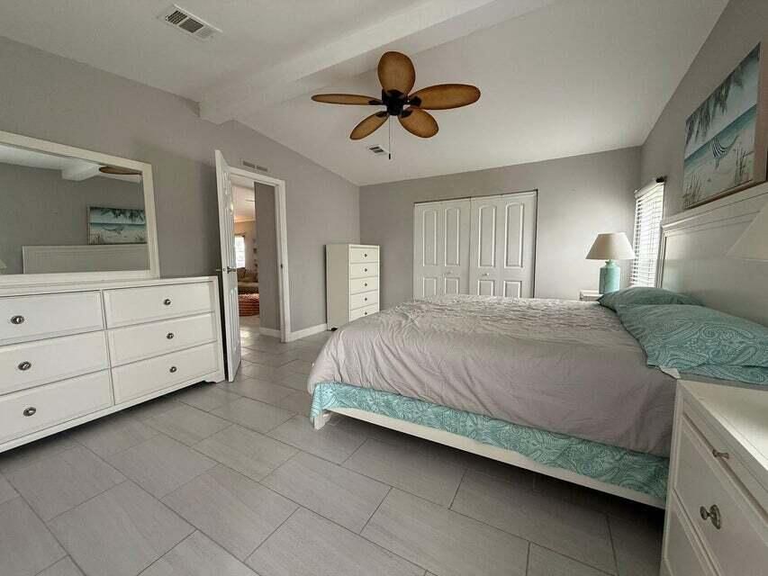 待售: $99,000 (2 贝兹, 1 浴室, 1400 平方英尺)