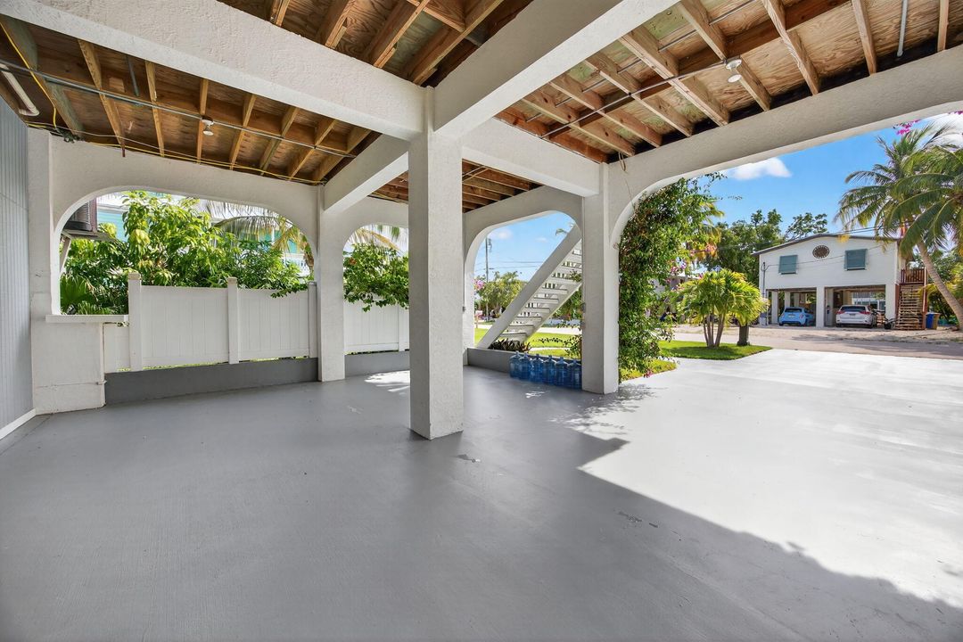 For Sale: $1,900,000 (4 beds, 2 baths, 1994 Square Feet)